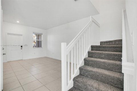 Adosado en alquiler en Miami, Florida, 3 dormitorios, 169.73 m2 № 2016570 - foto 4