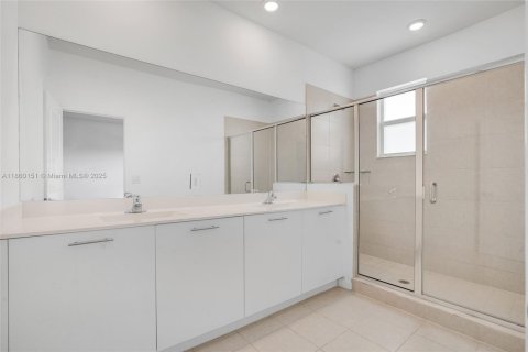 Adosado en alquiler en Miami, Florida, 3 dormitorios, 169.73 m2 № 2016570 - foto 11