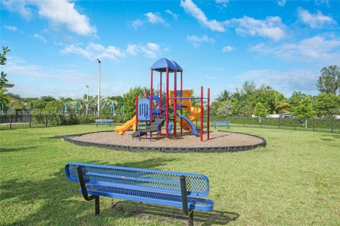 Adosado en alquiler en Miami, Florida, 3 dormitorios, 169.73 m2 № 2016570 - foto 19