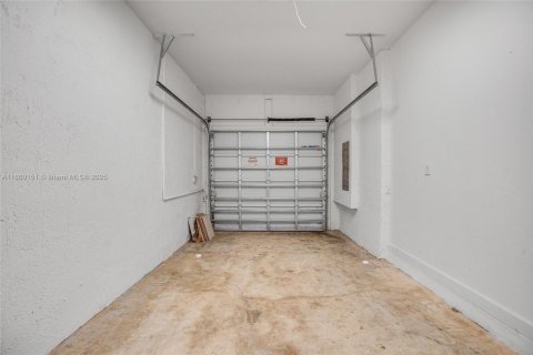 Adosado en alquiler en Miami, Florida, 3 dormitorios, 169.73 m2 № 2016570 - foto 17