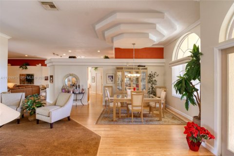 Villa ou maison à vendre à Coral Springs, Floride: 4 chambres, 253.16 m2 № 1997895 - photo 10