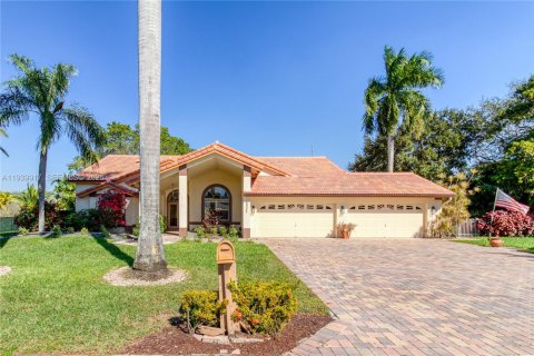 Villa ou maison à vendre à Coral Springs, Floride: 4 chambres, 253.16 m2 № 1997895 - photo 2