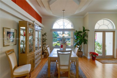 Villa ou maison à vendre à Coral Springs, Floride: 4 chambres, 253.16 m2 № 1997895 - photo 11