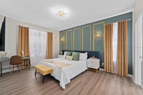 Casa en venta en Kissimmee, Florida, 7 dormitorios, 270.72 m2 № 1908024 - foto 15