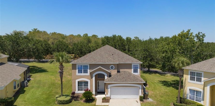 Casa en Kissimmee, Florida 7 dormitorios, 270.72 m2 № 1908024