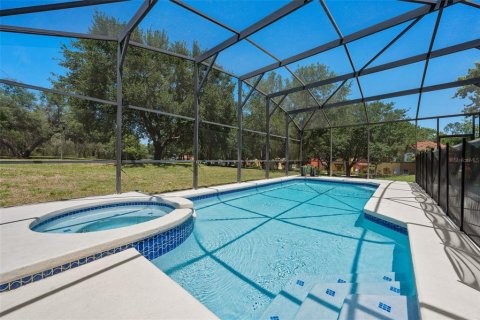 Casa en venta en Kissimmee, Florida, 7 dormitorios, 270.72 m2 № 1908024 - foto 5