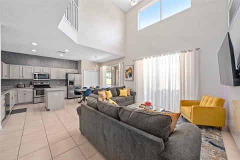Casa en venta en Kissimmee, Florida, 7 dormitorios, 270.72 m2 № 1908024 - foto 14