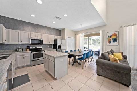 Casa en venta en Kissimmee, Florida, 7 dormitorios, 270.72 m2 № 1908024 - foto 10