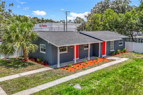 Commercial property in Tampa, Florida 3 bedrooms, 107.02 sq.m. № 1829946 - photo 2