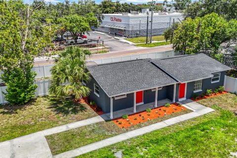 Commercial property in Tampa, Florida 3 bedrooms, 107.02 sq.m. № 1829946 - photo 3