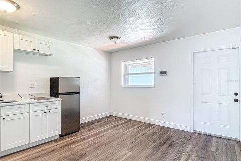 Commercial property in Tampa, Florida 3 bedrooms, 107.02 sq.m. № 1829946 - photo 8