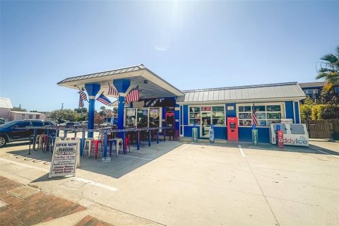 Commercial property in New Smyrna Beach, Florida 230.86 sq.m. № 2225089