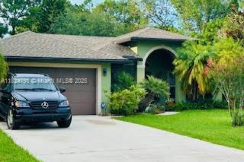 House in Port St. Lucie, Florida 3 bedrooms, 168.9 sq.m. № 1794584 - photo 6