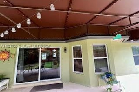 House in Port St. Lucie, Florida 3 bedrooms, 168.9 sq.m. № 1794584 - photo 20