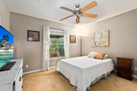 House in Port St. Lucie, Florida 3 bedrooms, 168.9 sq.m. № 1794584 - photo 29