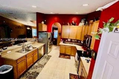 House in Port St. Lucie, Florida 3 bedrooms, 168.9 sq.m. № 1794584 - photo 8