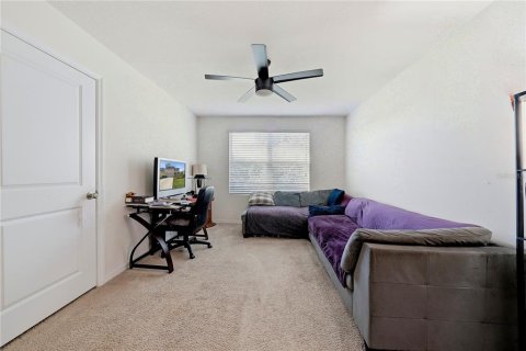 House in Gibsonton, Florida 5 bedrooms, 248.42 sq.m. № 2259056 - photo 18