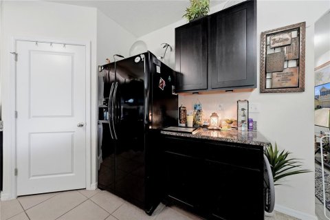 House in Gibsonton, Florida 5 bedrooms, 248.42 sq.m. № 2259056 - photo 13