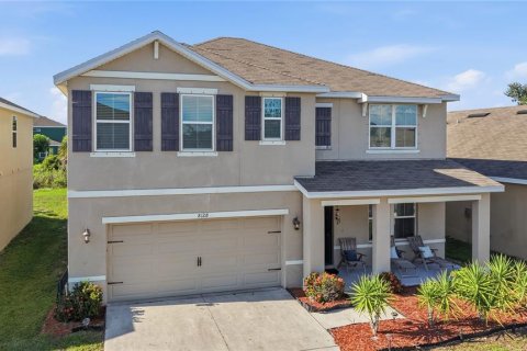 House in Gibsonton, Florida 5 bedrooms, 248.42 sq.m. № 2259056