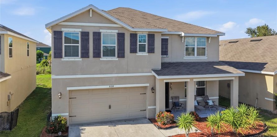 House in Gibsonton, Florida 5 bedrooms, 248.42 sq.m. № 2259056