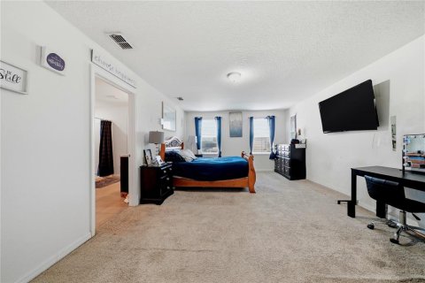 House in Gibsonton, Florida 5 bedrooms, 248.42 sq.m. № 2259056 - photo 22