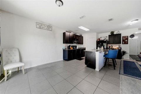 House in Gibsonton, Florida 5 bedrooms, 248.42 sq.m. № 2259056 - photo 9