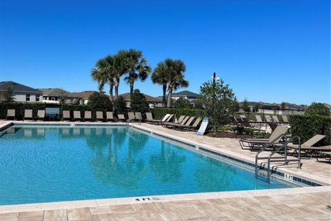 House in Winter Haven, Florida 4 bedrooms, 184.78 sq.m. № 1636988 - photo 24