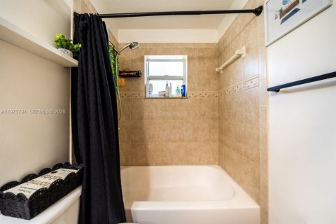 Купить виллу или дом в Локсахатчи-Гроувс, Флорида 3 спальни, 137.4м2, № 2036246 - фото 26