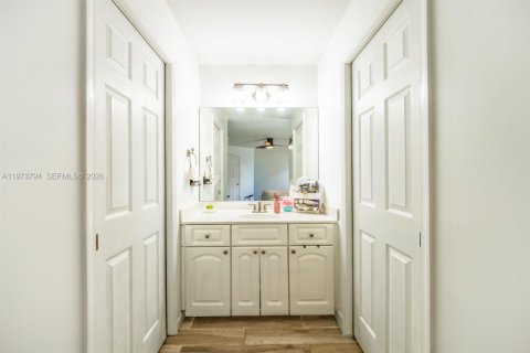 Купить виллу или дом в Локсахатчи-Гроувс, Флорида 3 спальни, 137.4м2, № 2036246 - фото 21