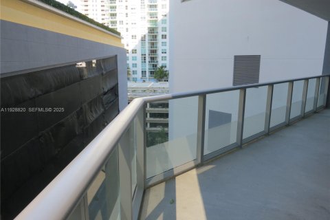Condo in Miami, Florida, 1 bedroom  № 2052951 - photo 6