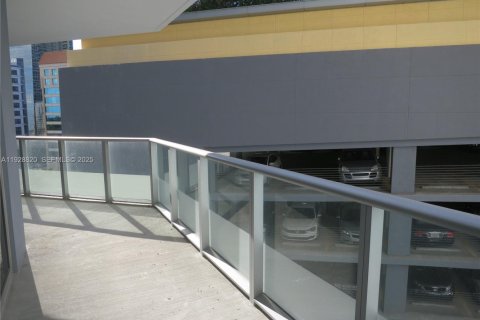 Condo in Miami, Florida, 1 bedroom  № 2052951 - photo 7