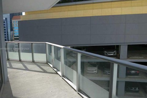 Condo in Miami, Florida, 1 bedroom  № 2052951 - photo 11