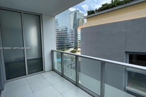 Condo in Miami, Florida, 1 bedroom  № 2052951 - photo 14