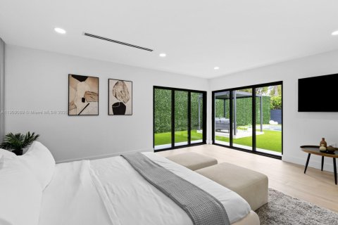 Casa en venta en Miami, Florida, 5 dormitorios № 1967114 - foto 19