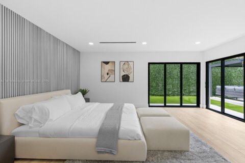 Casa en venta en Miami, Florida, 5 dormitorios № 1967114 - foto 20