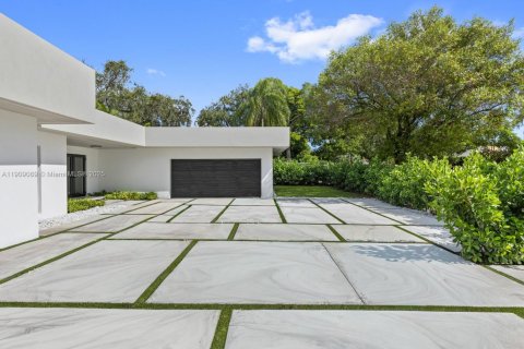 Casa en venta en Miami, Florida, 5 dormitorios № 1967114 - foto 4