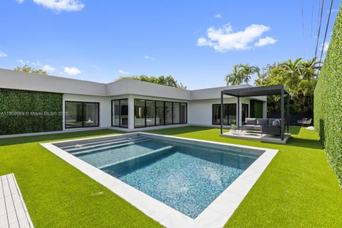 Casa en venta en Miami, Florida, 5 dormitorios № 1967114 - foto 5