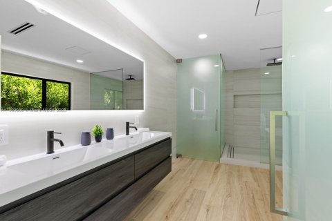 Casa en venta en Miami, Florida, 5 dormitorios № 1967114 - foto 21