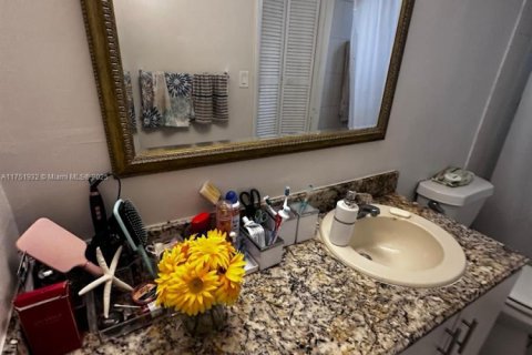 Condo in Miami, Florida, 2 bedrooms  № 1860086 - photo 21