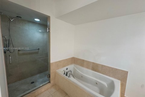 Condo in Aventura, Florida, 2 bedrooms  № 1770267 - photo 9