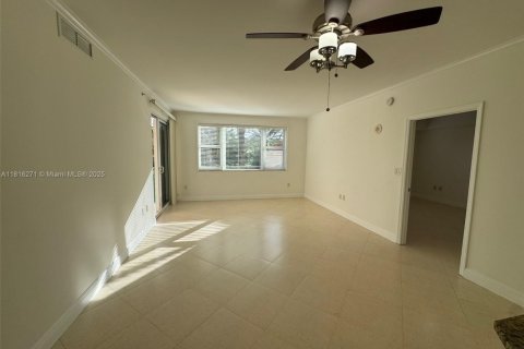 Condo in Aventura, Florida, 2 bedrooms  № 1770267 - photo 4