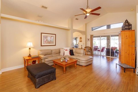 House in Clermont, Florida 3 bedrooms, 171.22 sq.m. № 2091606 - photo 9