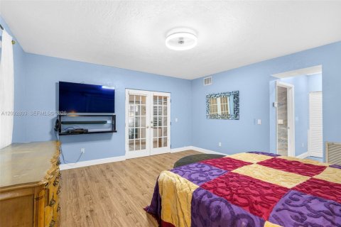 Casa en venta en Miami, Florida, 4 dormitorios, 219.71 m2 № 2382723 - foto 18