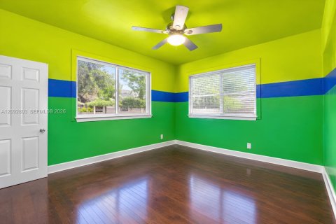 Casa en venta en Miami, Florida, 4 dormitorios, 219.71 m2 № 2382723 - foto 14