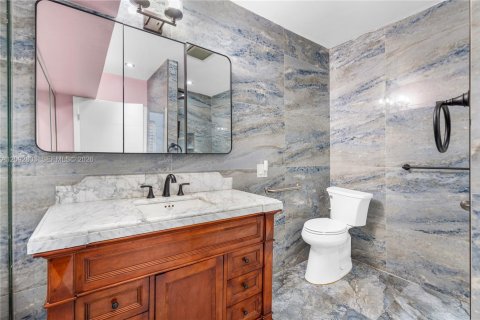 Casa en venta en Miami, Florida, 4 dormitorios, 219.71 m2 № 2382723 - foto 19