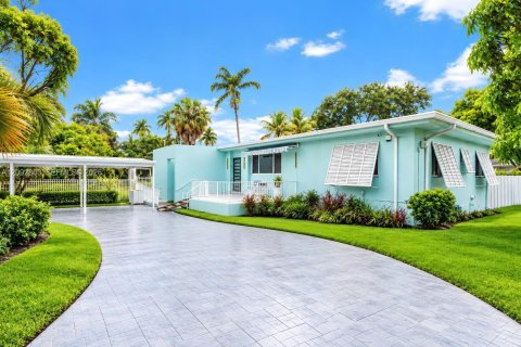 Casa en Miami, Florida 4 dormitorios, 219.71 m2 № 2382723