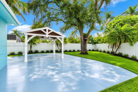 Casa en venta en Miami, Florida, 4 dormitorios, 219.71 m2 № 2382723 - foto 29