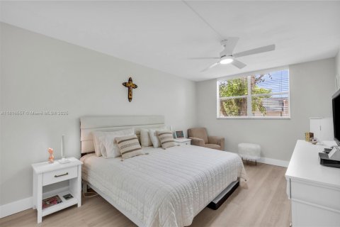 Condo in Tamarac, Florida, 2 bedrooms  № 1770425 - photo 22