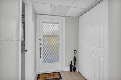 Condo in Tamarac, Florida, 2 bedrooms  № 1770425 - photo 7