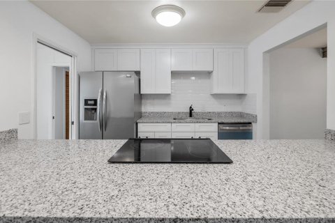 House in Longwood, Florida 3 bedrooms, 206.8 sq.m. № 2210605 - photo 7